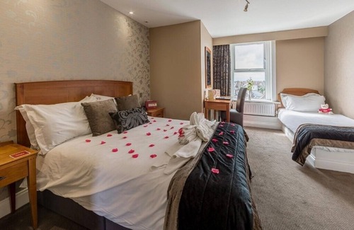 Westcliff-on-Sea Hotel | Historic Seaside Room with Breathtaking Views & Central Location