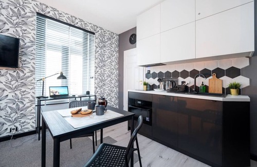 Srodmiescie Apartment | Historic Studio - Top Location, Tram&Shops Nearby by Rentujemy