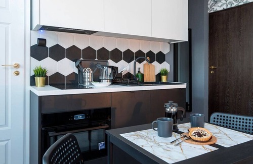 Srodmiescie Apartment | Historic Studio - Top Location, Tram&Shops Nearby by Rentujemy