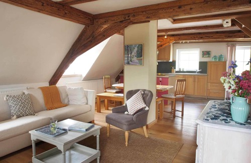 Ohningen Apartment | Historic timbered house with panoramic sea view, 200 m from the lake
