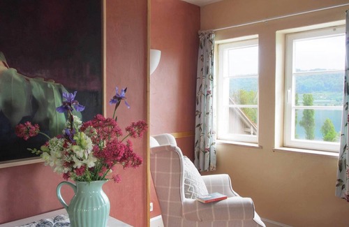 Ohningen Apartment | Historic timbered house with panoramic sea view, 200 m from the lake