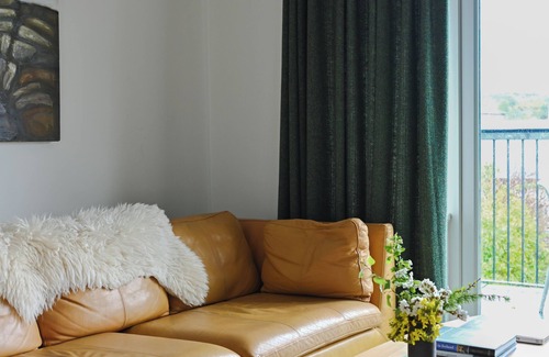 Clifden House | Historic Townhouse in Clifden with courtyard+ balcony overlookingnClifden Bay