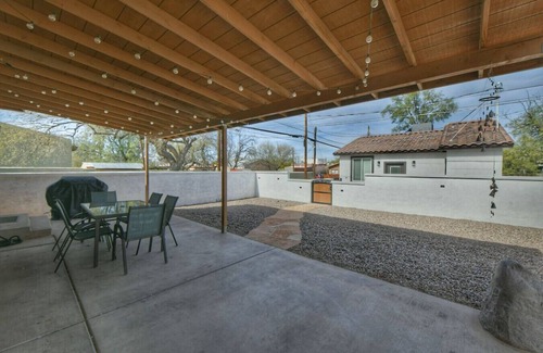 Feldman's House | Historic University Area/Pet Friendly