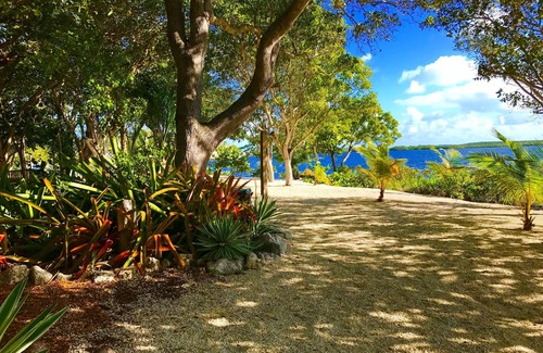 Anglers Park House | Historic Waterfront Home - 2 ac - Dock, Garden -Beach in Key Largo sleeps 16