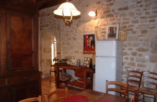 Void-Vacon Cottage | Historic XIV Century Cottage with Modern Comforts, Garden and Parking