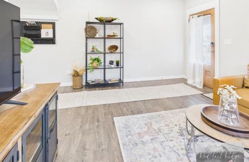 Albany House | Historical Albany Downtown House with 5 Bedrooms