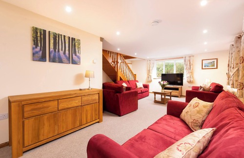 Berrynarbor House | Historical large barn for large family gatherings nestled in North Devon