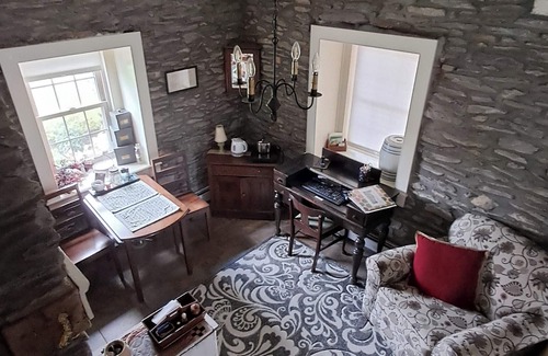 Dauberville Cottage | Historical Plum Creek Place - Charming spring house Suite - near Reading PA