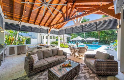 Lake Ida Shores House | Historical Residence Heated Pool Beach Proximity Heron Key RESlDENCES