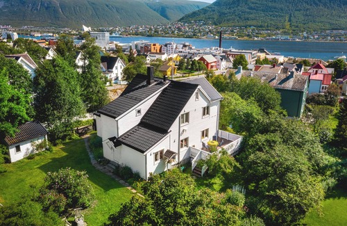 Tromso Apartment | Historical villa in city center