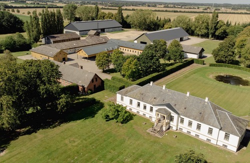 Sakskobing House | Historisk Gods på Lolland med Egen Park og Skov