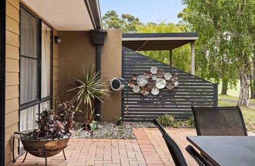 Salamander Bay House | Hitters Paradise Stay Play