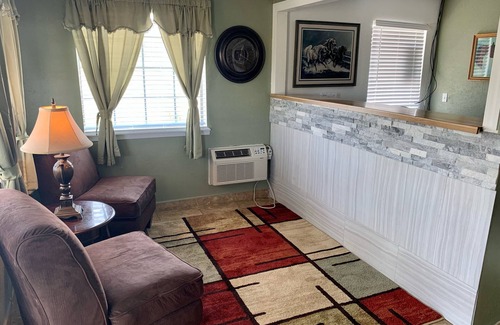 Elk City Hotel | HiWay Inn Express of Elk City
