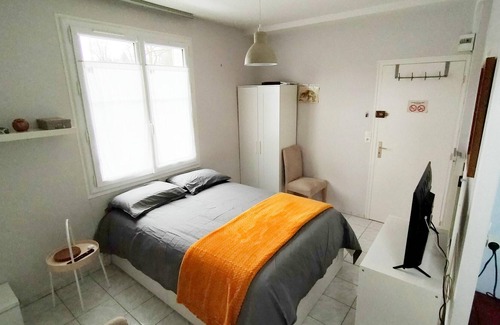 Bagnoles-de-l'Orne Apartment | Homerez - Appartement for 2 ppl. with terrace at Bagnoles de l'Orne Normandie