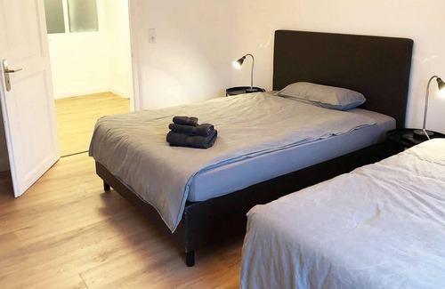 Bad Homburg v.d. Hoehe Apartment | HÖ01 large apartment with dryer and washing machine