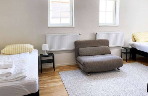 Kelkheim Apartment | HÖ01 large apartment with dryer and washing machine