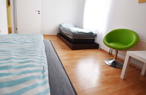 Mechernich Apartment | HÖ01 large apartment with dryer and washing machine