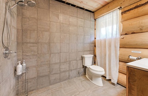 Hope Cabin | Hobbit Hole Cabin - a sweet little Alaskan Cabin in Hope, Alaska