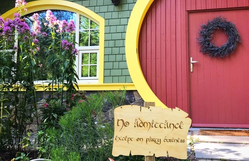 Pawling House | Hobbit House! Lovely, one of a kind, Hudson Valley hobbit house WITH hot tub.
