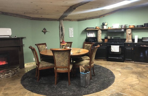 White Plains Cabin | Hobbit House. Welcome to The Shire!