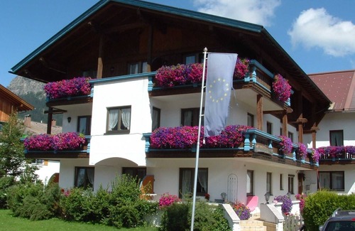 Tannheim Apartment | Hochparterre No. 3 - apartment house Wöber