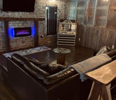Logan Apartment | Hocking Hills Rusty Lofts