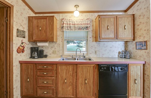 Carsonville Cottage | Hoff Cottage - Right On The Beach. Free Wi-Fi, BBQ Grill and Firepit On Beach