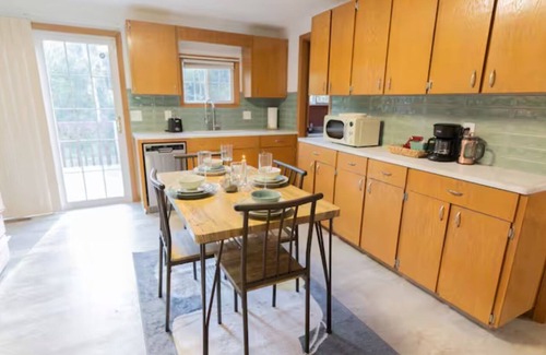 Norton Shores House | Hoffmaster Hideaway~ Near Hoffmaster State Park ~Pet Friendly~ Golf Course