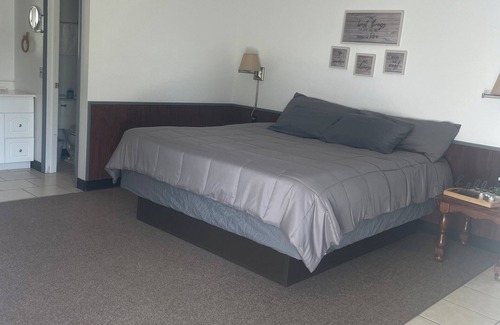 Eminence Cottage | Hogan's Hideout Duplex #17 is a cozy, private Cottage