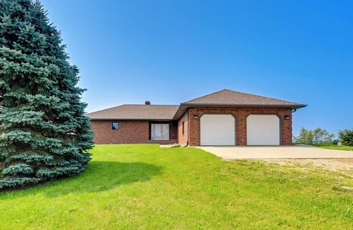 Elroy House | 'Hoheland Ranch' on 185 Acres w/Deck + Views!