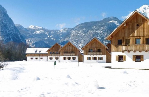 Obertraun House | Holiday home in Obertraun on Lake Hallstatt with a terrace