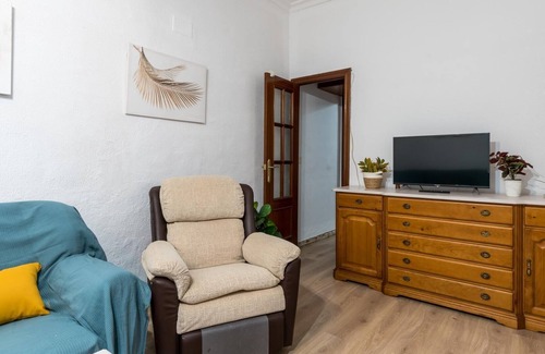 Nervion Apartment | Holi-Rent Cean Bermúdez one bedroom apartment in Nervión.
