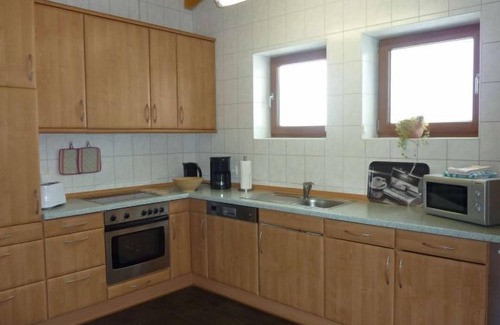 Elkeringhausen Apartment | Holiday house (100m2) with fireplace, large terrace, mountain and lake views