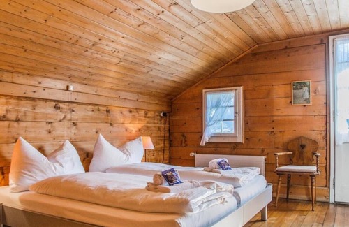 Ringgenberg Ski Chalet | Holiday house Ringgenberg b. Interlaken for 8 - 11 persons with 6 bedrooms - Holiday house