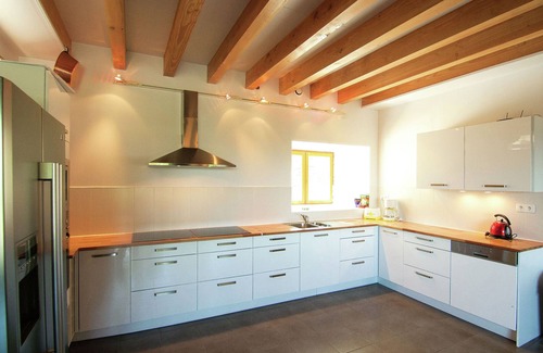 Saint-Leonard-de-Noblat Cottage | Holiday Home in Romefort near Lac de Vassiviere