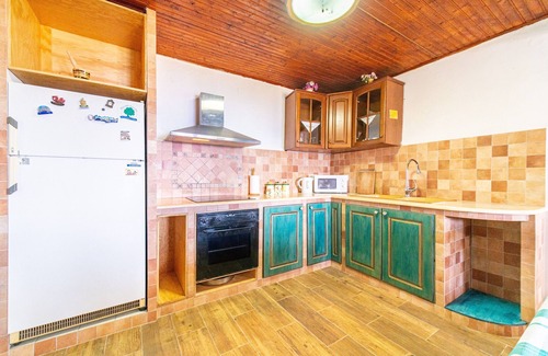 Lakones House | Holiday Accommodation 'Captain Spiros House' with Mountain View & Wi-Fi
