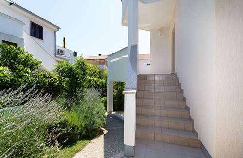 Krk Apartment | Holiday accommodation for 2-3 people - with grill and climate