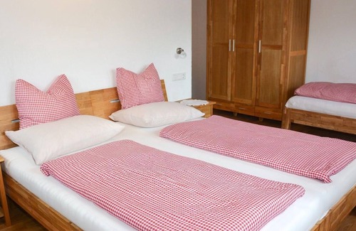 Oberaurach Apartment | Holiday apartment Aurach bei Kitzbühel for 1 - 6 persons with 3 bedrooms - Holiday apartment in one