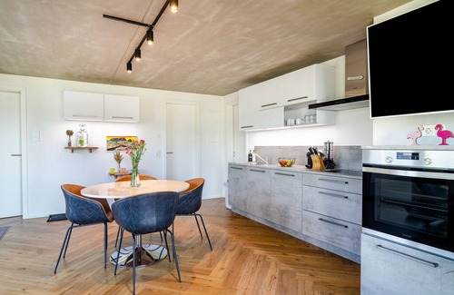 Ludwigshafen Apartment | Holiday Apartment "Casa Ka Sol" with Lake View, Private Terrace and Wi-Fi