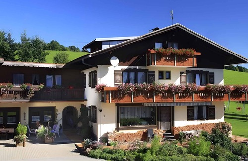 Immenstadt im Allgaeu Apartment | Holiday apartment with balcony to the south