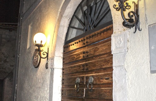 Poggio San Giovanni Apartment | Holiday apartment in the mountains and lake in a period house in the medieval village I Cardi
