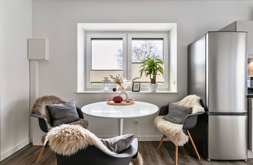 Oesterdeichstrich Apartment | Holiday Apartment 'Mika' with Shared Garden