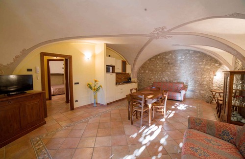 Toscolano Maderno Apartment | Holiday apartment with air conditioning, WiFi and pool