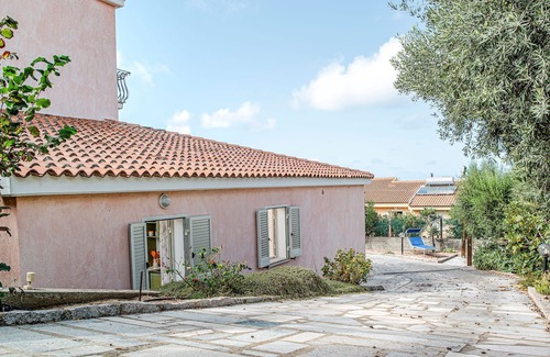 Paduledda Apartment | Holiday Apartment with Fireplace, Garden & Terrace; Parking Available