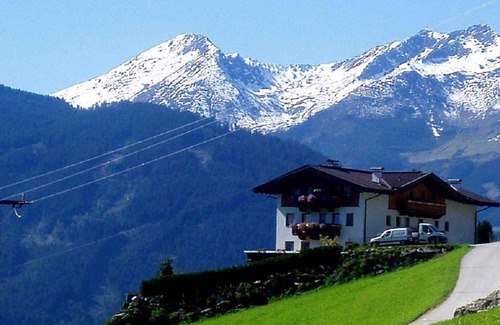 Gattererberg Apartment | Holiday apartment in quiet surroundings in the region of the Zillertal mountains