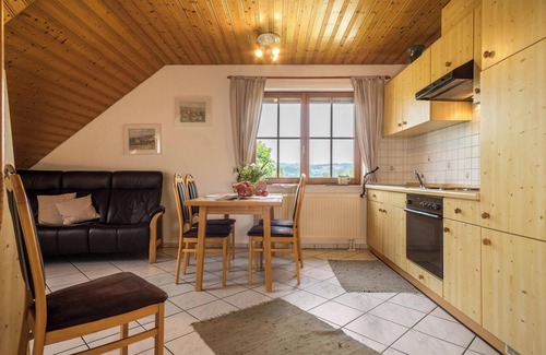 Deggenhausertal Apartment | Holiday Apartment 1 on “Wagenberg” Farm with Mountain View, Wi-Fi & Garden