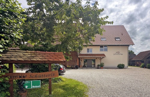 Waggershausen Apartment | Holiday Apartment "Waldruhe Hof Schütterle" with Lake View, Shared Garden & Wi-Fi