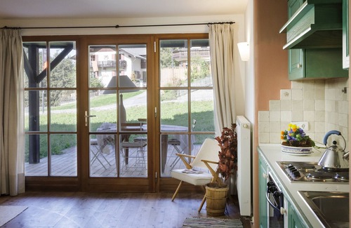 La Valle Ski Chalet | Holiday Apartment in Luxury Chalet with Country Style Interior, Wi-Fi and Garden