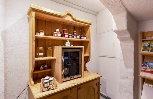 Fie allo Sciliar Apartment | Holiday Apartment "Florerhof Flieder" with Mountain View, Sauna, Wi-Fi & Garden