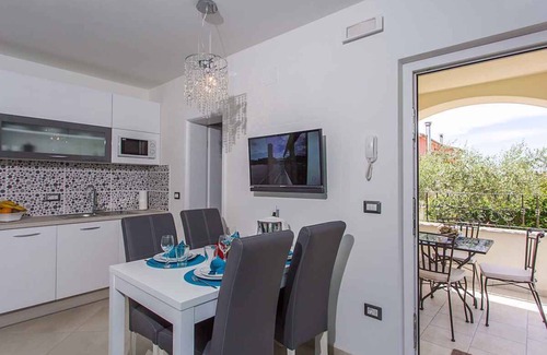 Porec Apartment | Holiday apartment with use of pool